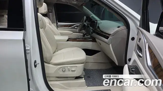 Cadillac Escalade 2024 — ფოტო 25/35