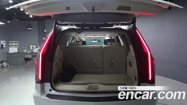Cadillac Escalade 2024 — ფოტო 22/35