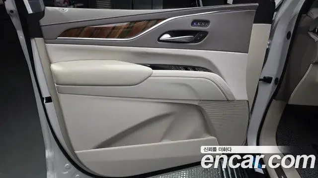 Cadillac Escalade 2024 — ფოტო 7/35