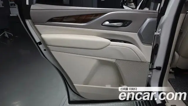 Cadillac Escalade 2024 — ფოტო 30/35