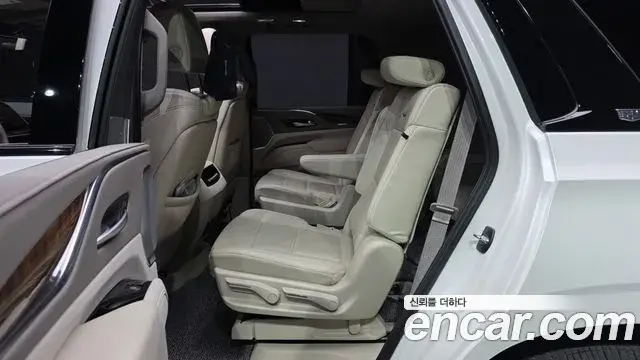 Cadillac Escalade 2024 — ფოტო 11/35