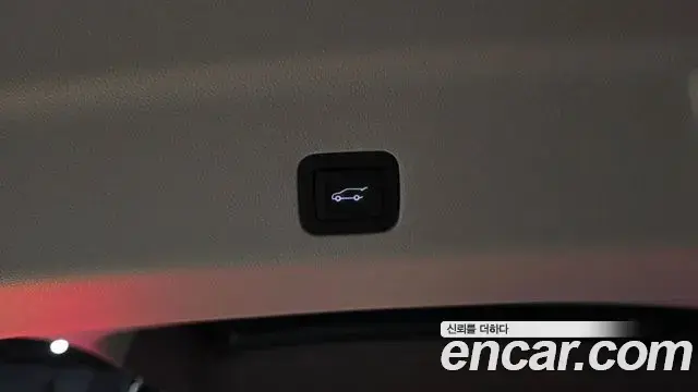 Cadillac Escalade 2024 — ფოტო 28/35