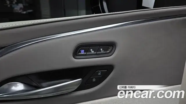 Cadillac Escalade 2024 — ფოტო 33/35
