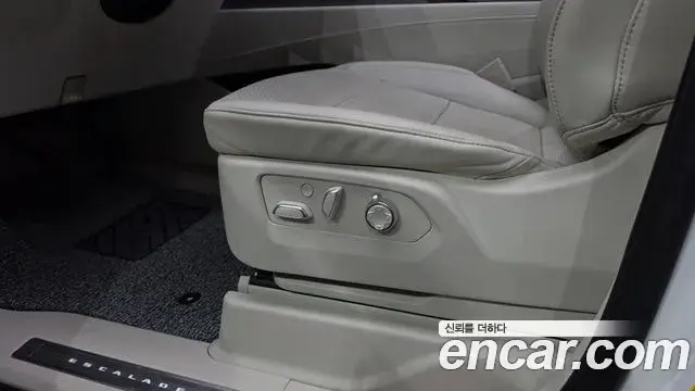 Cadillac Escalade 2024 — ფოტო 27/35