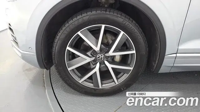 Volkswagen Touareg 2023 — Photo 7/20