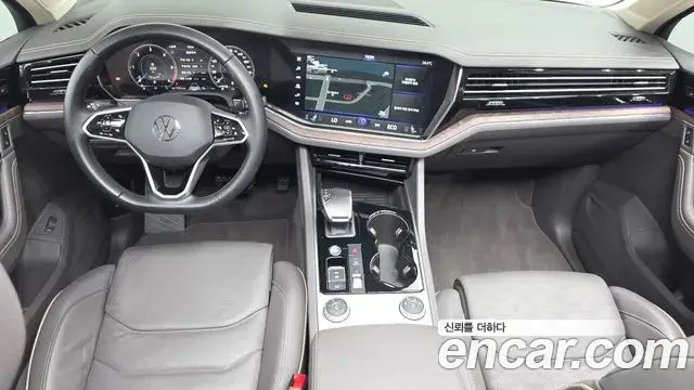 Volkswagen Touareg 2023 — Photo 5/20