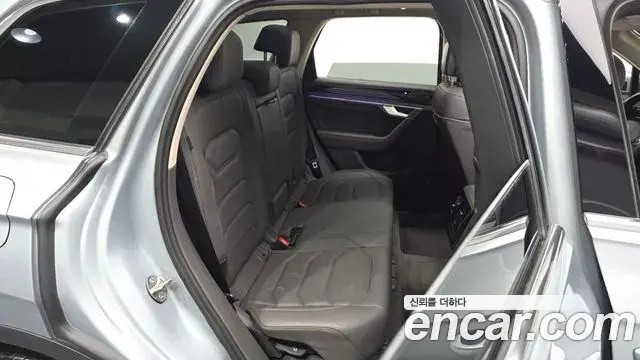 Volkswagen Touareg 2023 — Photo 12/20