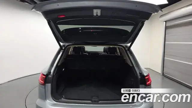 Volkswagen Touareg 2023 — Photo 13/20