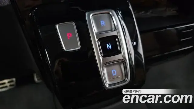 Hyundai Staria 2024 — Фото 9/20