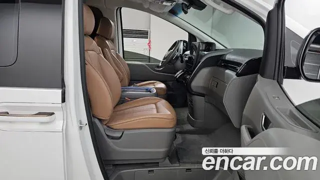 Hyundai Staria 2024 — Фото 12/20