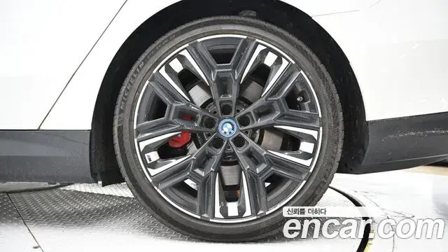 BMW i5 2023 — Şəkil 15/20