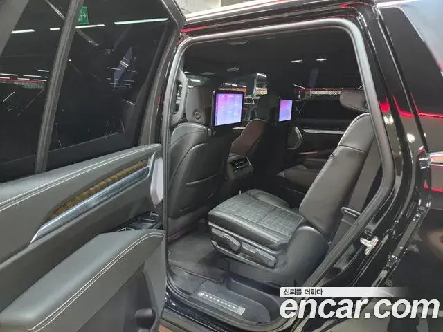 Cadillac Escalade 2025 — Photo 17/20