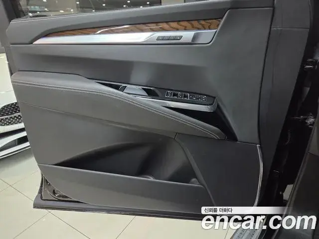 Cadillac Escalade 2025 — Photo 3/20