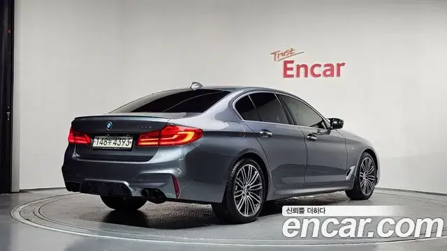 BMW 5 Series 2018 — Фото 2/20