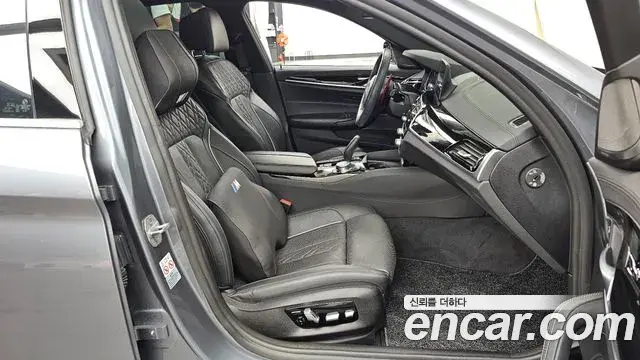 BMW 5 Series 2018 — Photo 3/30