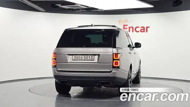 Land Rover Range Rover 2018 — ფოტო 19/20