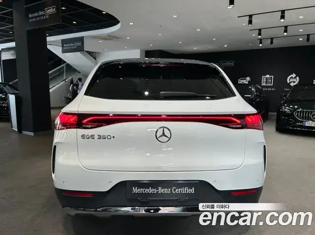 Mercedes-Benz EQE SUV 2026 — Photo 4/17