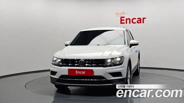Volkswagen Tiguan 2018 — Photo 6/32