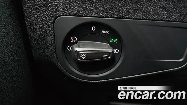 Volkswagen Tiguan 2018 — Photo 10/32