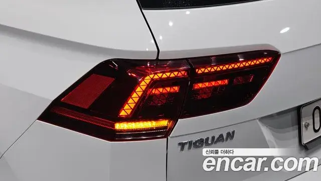 Volkswagen Tiguan 2018 — Photo 4/32