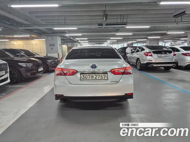 Toyota Camry 2019 — Şəkil 8/16