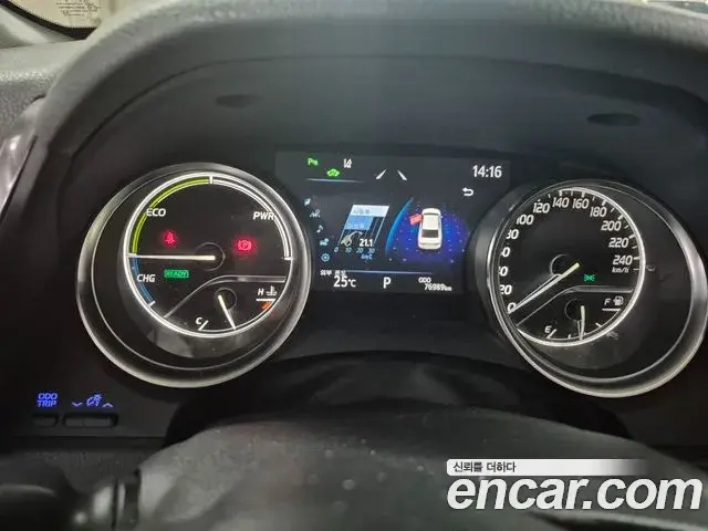 Toyota Camry 2019 — Şəkil 12/16