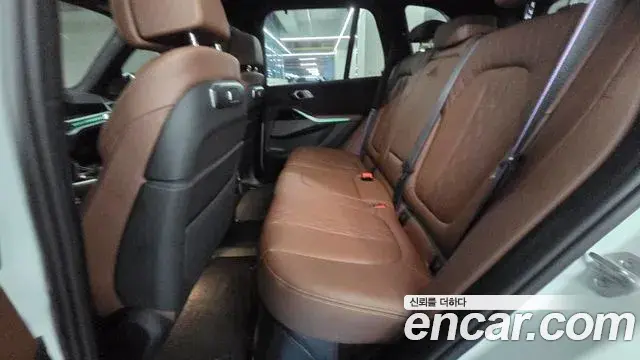 BMW X5 2025 — ფოტო 15/20
