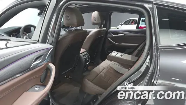 BMW X4 2025 — Şəkil 30/34