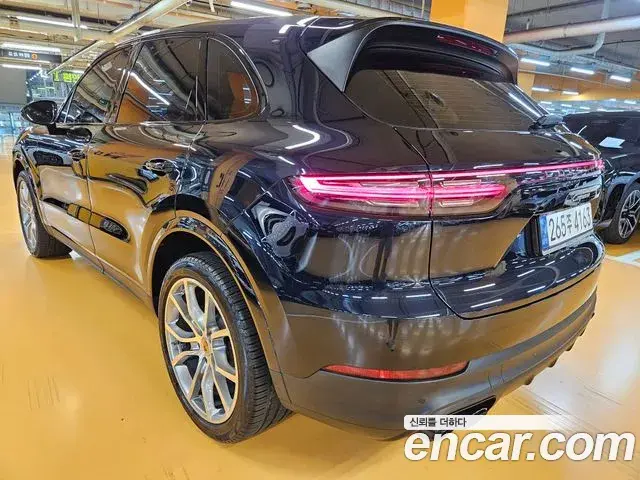Porsche Cayenne 2019 — Фото 2/20