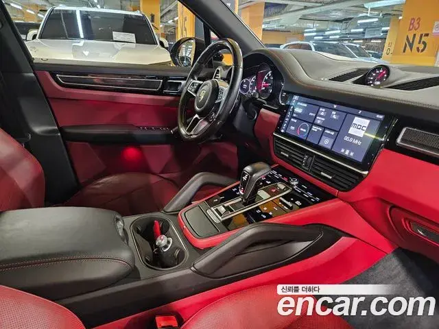 Porsche Cayenne 2019 — Фото 11/20