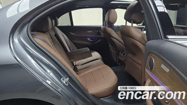 Mercedes-Benz E-Class 2022 — ფოტო 9/32