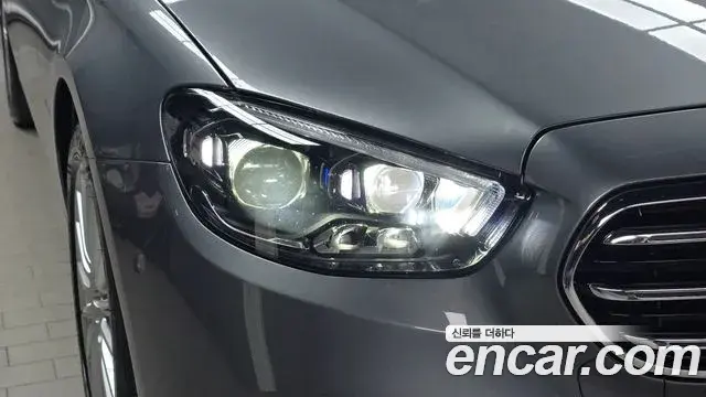 Mercedes-Benz E-Class 2022 — ფოტო 2/32