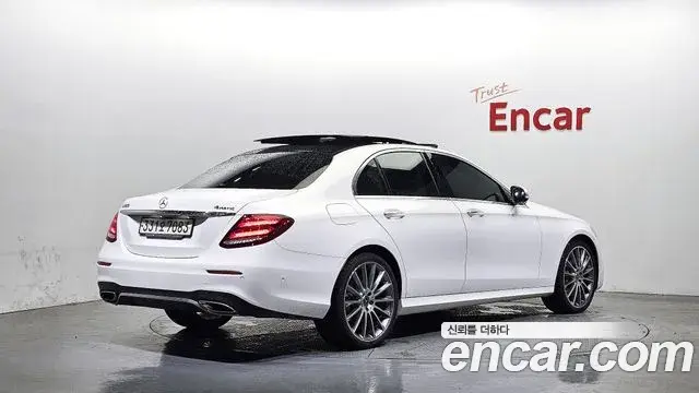 Mercedes-Benz E-Class 2020 — Фото 2/20