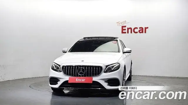 Mercedes-Benz E-Class 2020 — Фото 3/20