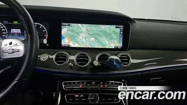 Mercedes-Benz E-Class 2020 — Фото 13/20
