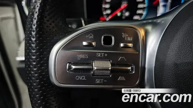Mercedes-Benz E-Class 2020 — Фото 17/20