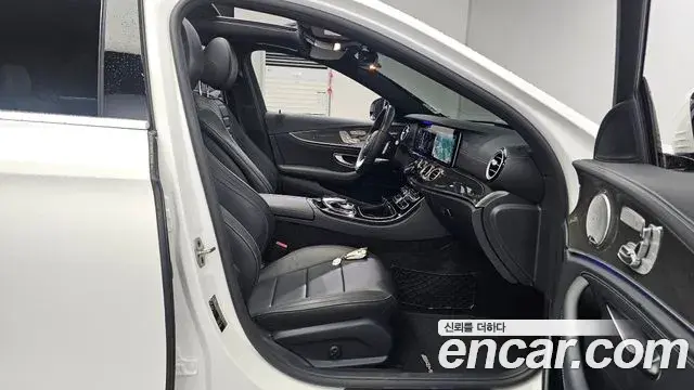 Mercedes-Benz E-Class 2020 — Şəkil 31/37