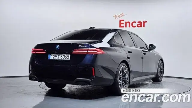 BMW 5 Series 2025 — Şəkil 13/20