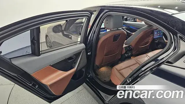BMW 5 Series 2025 — Şəkil 19/20