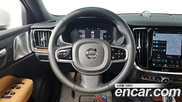 Volvo V60 Cross Country 2024 — Фото 13/20