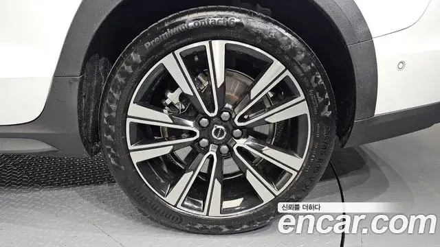 Volvo V60 Cross Country 2024 — ფოტო 34/36