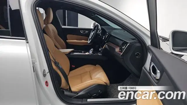 Volvo V60 Cross Country 2024 — ფოტო 3/36