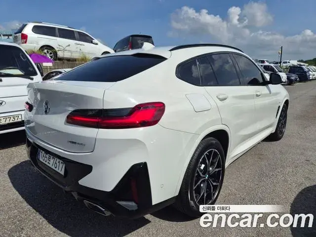 BMW X4 2022 — ფოტო 18/20