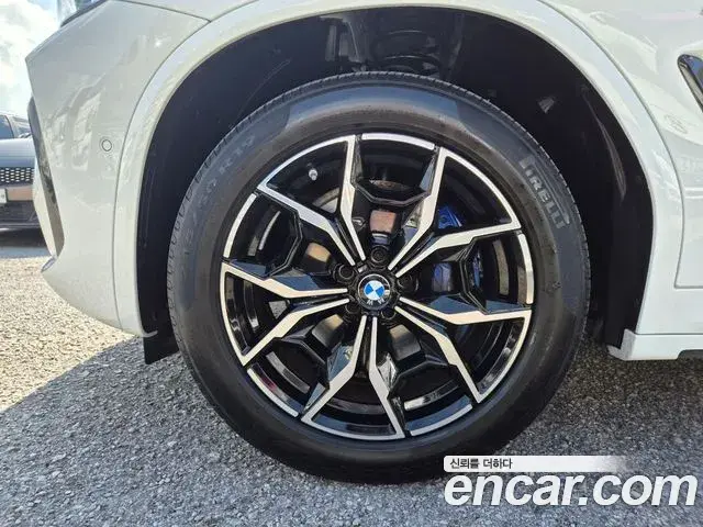 BMW X4 2022 — ფოტო 14/20