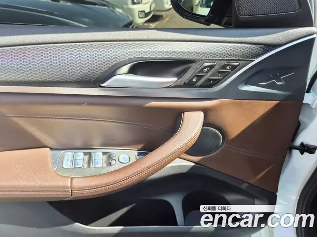 BMW X4 2022 — ფოტო 6/20