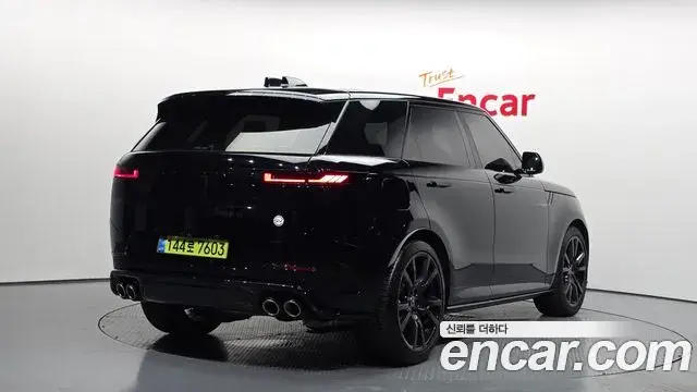 Land Rover Range Rover Sport 2025 — ფოტო 17/20
