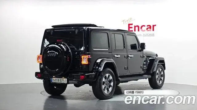 Jeep Wrangler 2021 — ფოტო 32/33