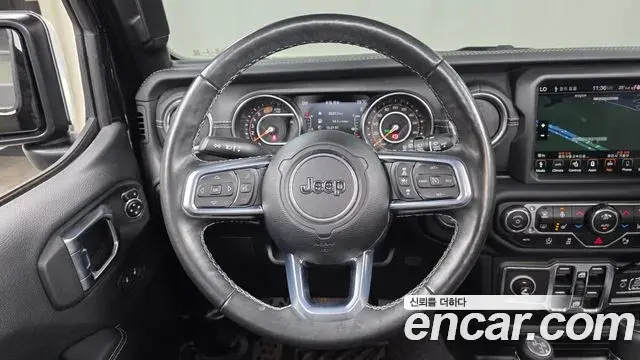 Jeep Wrangler 2021 — ფოტო 26/33