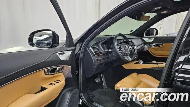 Volvo XC90 2022 — Şəkil 10/35