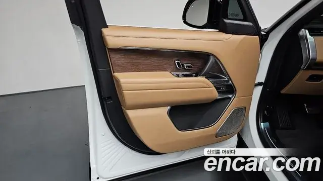 Land Rover Range Rover 2025 — ფოტო 9/38